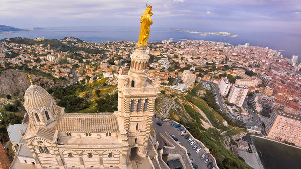 Magician in Marseille