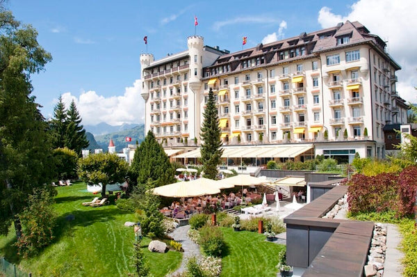 Illusionist in Gstaad - French Twins Magicians